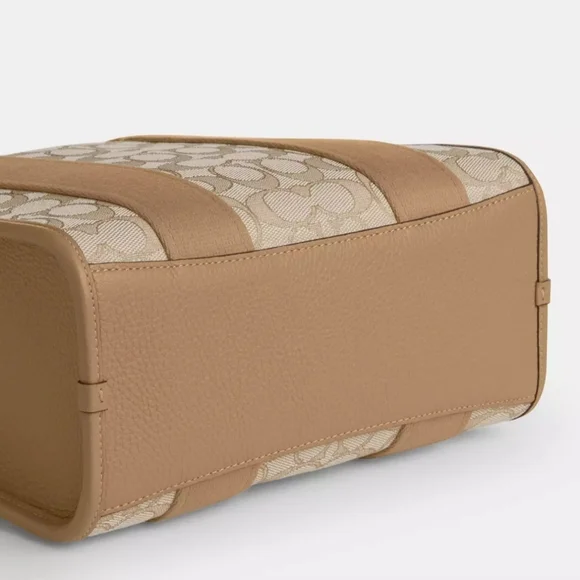 Coach Smith Tote 24 Beige Signature Canvas Tote